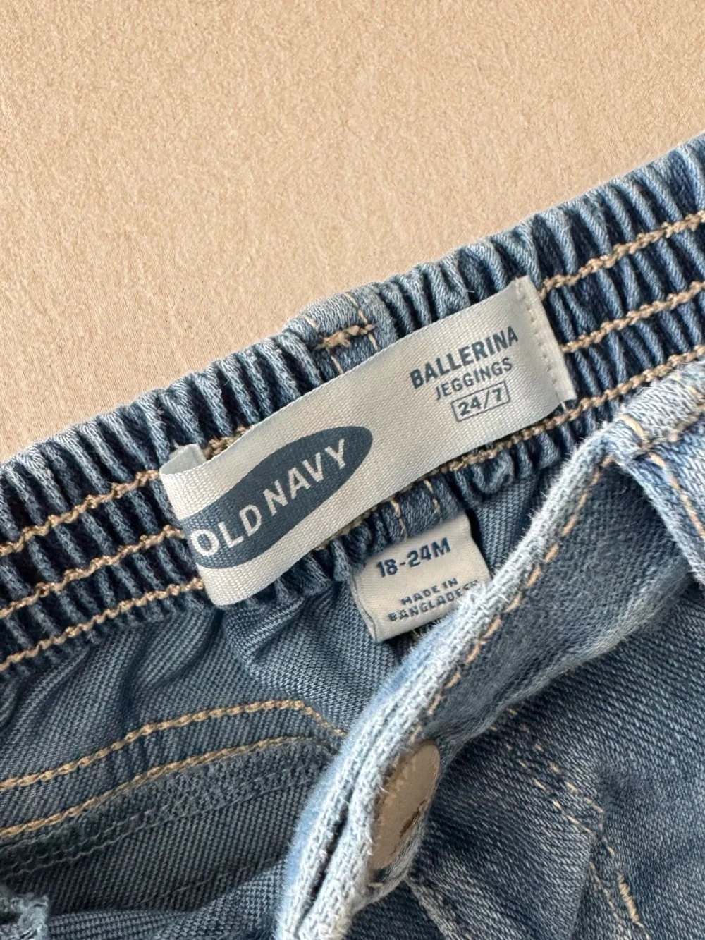 Old Navy Skinny Jeans in Medium Blue Wash
